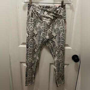 NWT Victoria’s Secret Snake Print 7/8 Length Leggings - Sz 8